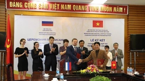 Vietnam et Russie renforcent la cooperation dans la culture, les sports et le tourisme hinh anh 1