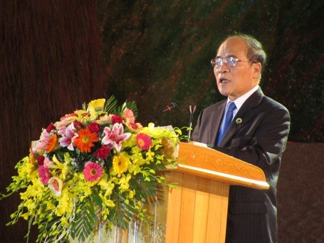 Ceremonie marquant le 250e anniversaire du grand poete Nguyen Du hinh anh 2