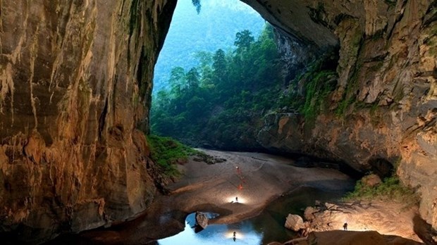 Les ambassadeurs de nombreux pays visiteront la grande grotte Son Doong hinh anh 1