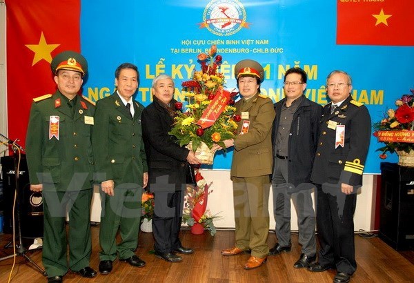 Le 71e anniversaire de l’Armee vietnamienne celebre en Allemagne et en Inde hinh anh 1