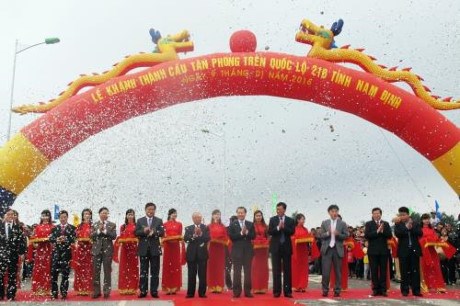Nam Dinh: Inauguration d'un pont finance par le Japon hinh anh 1