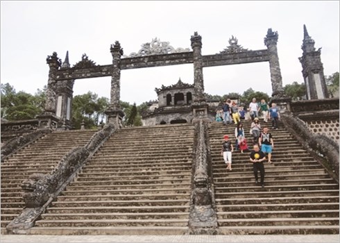 Le Mausolee de Khai Dinh, un melting-pot architectural hinh anh 2