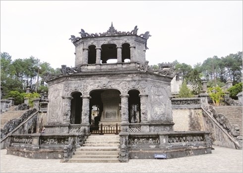 Le Mausolee de Khai Dinh, un melting-pot architectural hinh anh 4