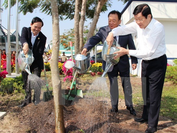 Lancement de la Fete de plantation d'arbres du Printemps Binh Than 2016 hinh anh 1
