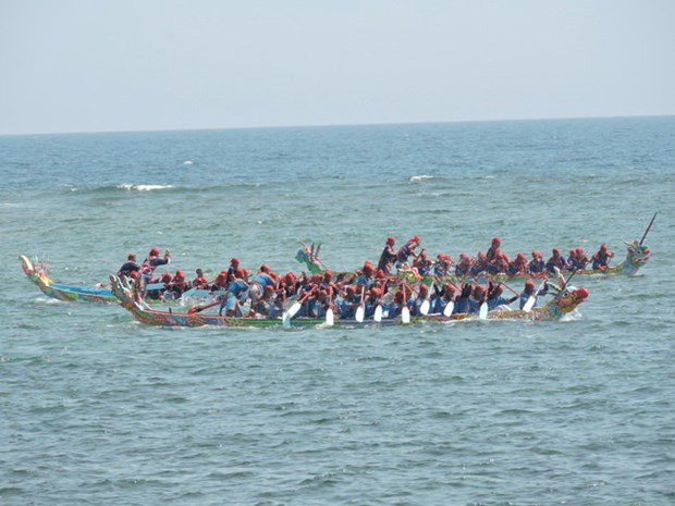 Pres de 4.000 touristes visitent l’ile de Ly Son hinh anh 1