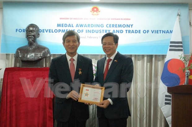 L’ancien secretaire general du Centre ASEAN-R. de Coree a l’honneur hinh anh 1