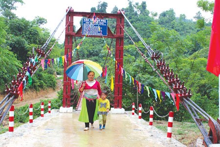 La BM assiste la construction de ponts et l’entretien des routes au Vietnam hinh anh 1