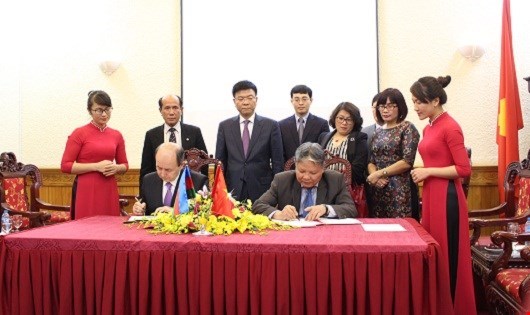 Vietnam et Azerbaidjan signent un accord de cooperation dans la justice hinh anh 1