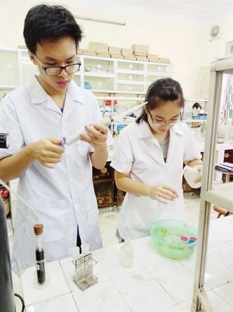 Concours national de sciences et de technologies : deux lyceens gagnent le premier prix hinh anh 1