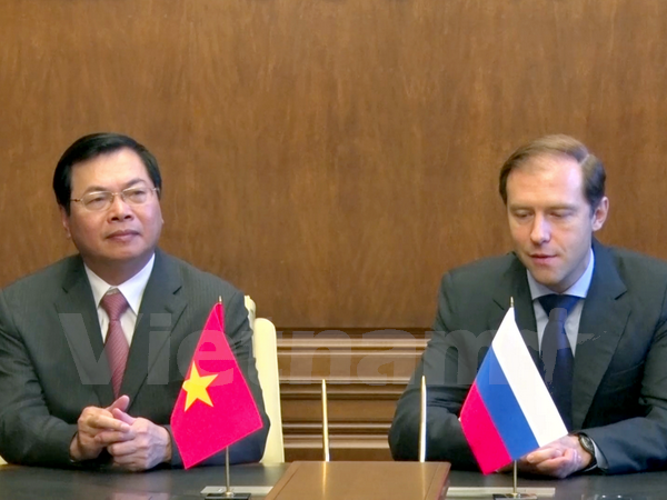 Le Vietnam et la Russie intensifient leur cooperation dans l’industrie hinh anh 1