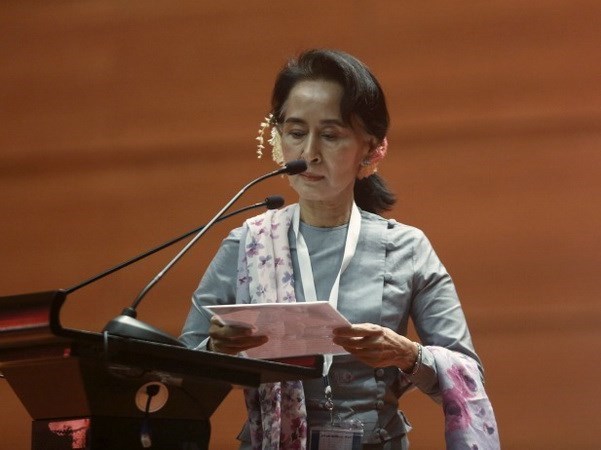 Myanmar : Aung San Suu Kyi nommee conseillere d’Etat hinh anh 1