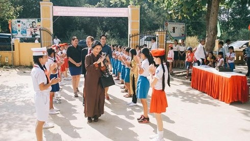 Inauguration de la 50e ecole investie par le Fonds pour les enfants vietnamiens hinh anh 1