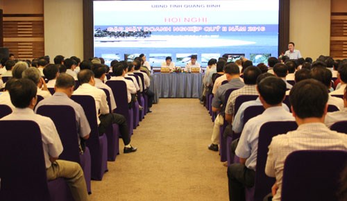 Quang Binh : dialogue avec les entreprises locales pour lever leurs difficultes hinh anh 1