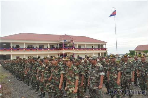 Cambodge : inauguration d'ouvrages militaires finances par le Vietnam hinh anh 1