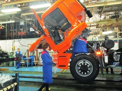 Le constructeur de camions russe KAMAZ veut renforcer ses exportations au Vietnam hinh anh 1