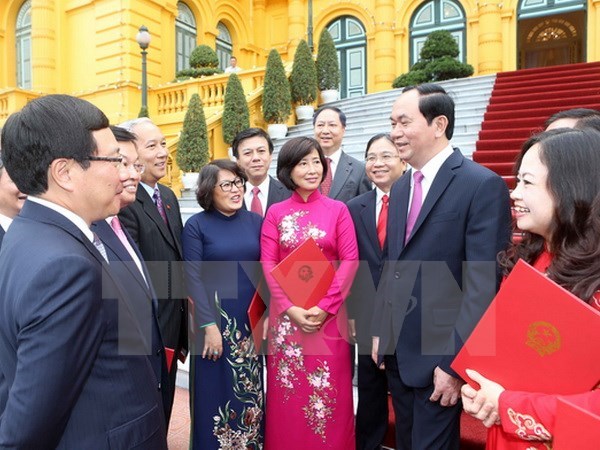 Le president Tran Dai Quang nomme 20 nouveaux ambassadeurs hinh anh 1