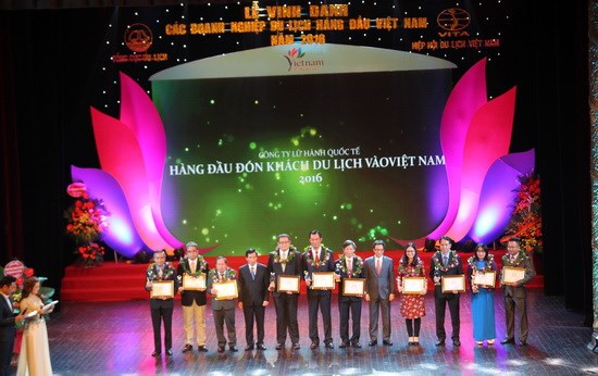 Les meilleures entreprises de tourisme du Vietnam en 2016​ a l’honneur hinh anh 1