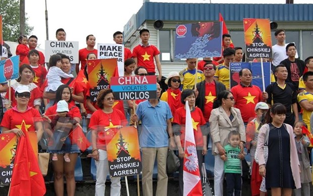 Les Vietnamiens en Pologne saluent la sentence du CPA hinh anh 1