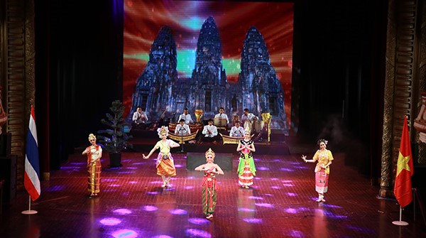 Ouverture des Journees culturelles thailandaises au Vietnam 2016 hinh anh 1