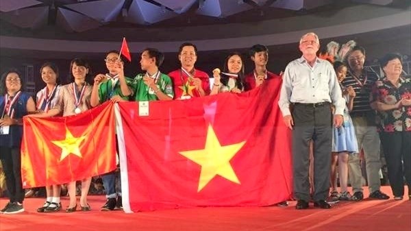 Le Vietnam prime a un concours international de science hinh anh 1