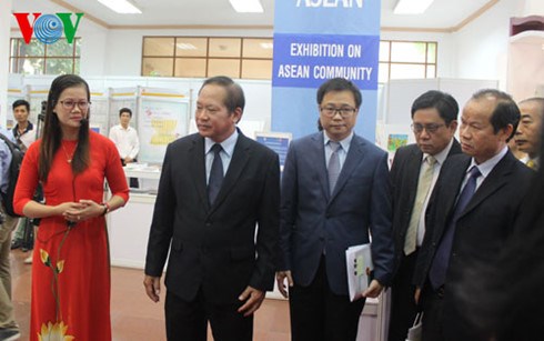 Ouverture de l’exposition sur la Communaute de l’ASEAN hinh anh 1