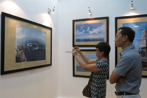 Hanoi : exposition de 70 photos sur Truong Sa prises par une journaliste hinh anh 2