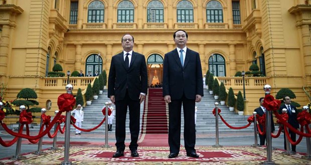 La visite de Francois Hollande au Vietnam largement couverte par la presse francaise hinh anh 1