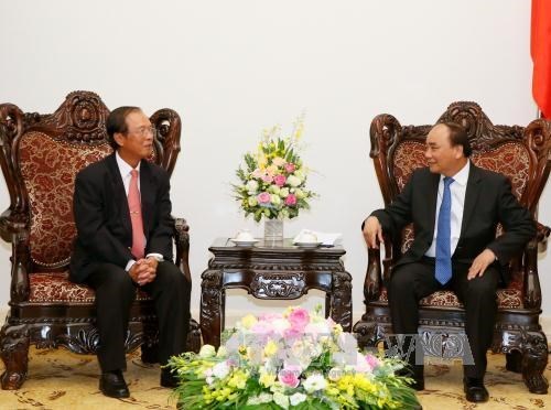 Le PM Nguyen Xuan Phuc recoit le ministre cambodgien des Postes et des Telecommunications hinh anh 1