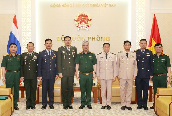 Le Vietnam tient en haute estime ses liens de defense avec la Thailande hinh anh 1