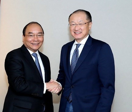 Nguyen Xuan Phuc rencontre a Davos les dirigeants de la BM, de l'OMC et du groupe Alibaba hinh anh 1