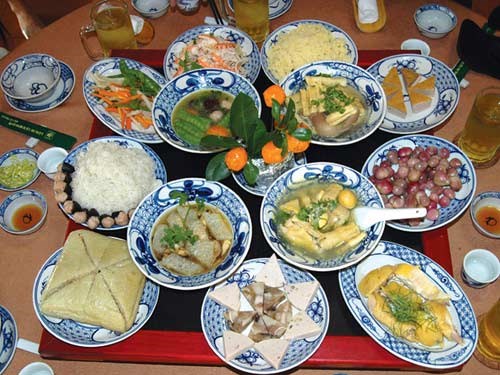 Le repas du reveillon, un trait culturel traditionnel des Hanoiens hinh anh 2
