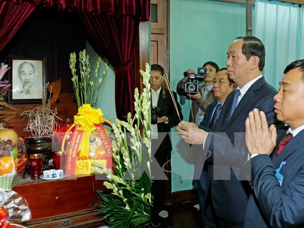 Tran Dai Quang rend hommage au President Ho Chi Minh hinh anh 1