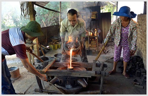Les fondeurs de Phuoc Kieu preservent l’artisanat ancien hinh anh 1