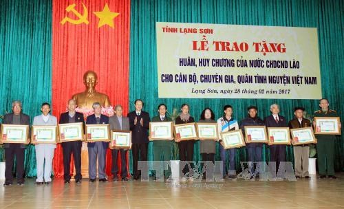Le Laos salue les contributions des volontaires et experts de Lang Son hinh anh 1