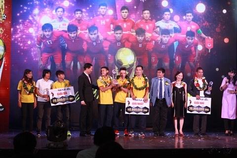 La selection vietnamienne de futsal remporte le Prix du fair-play 2016 hinh anh 2