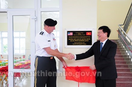Les Etats-Unis remettent une ecole maternelle a Thua Thien-Hue hinh anh 1