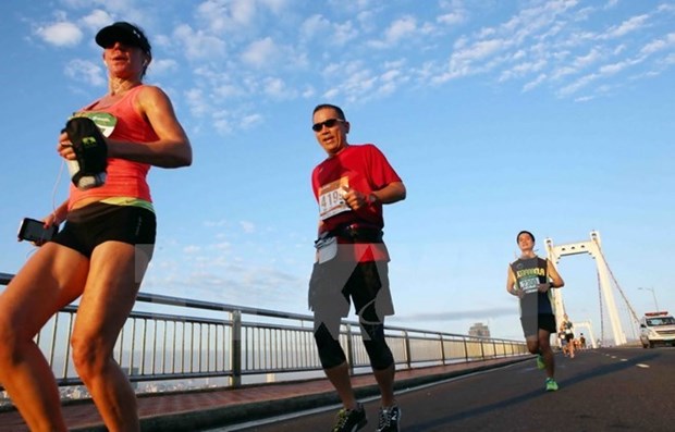 Plus de 5.000 coureurs inscrits pour le 5e marathon de Da Nang hinh anh 1