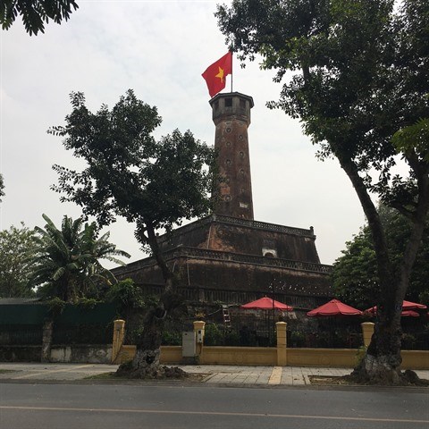Bus N°2, montez et decouvrez les monuments historiques de Hanoi ! hinh anh 3