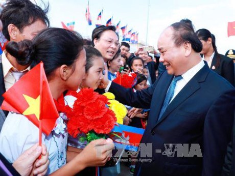 Le PM Nguyen Xuan Phuc commence sa visite officielle au Laos hinh anh 1