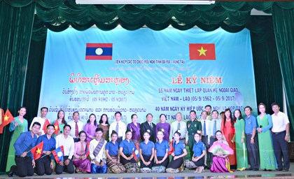 Vietnam et Laos dynamisent les relations d’amitie et de cooperation integrale hinh anh 1