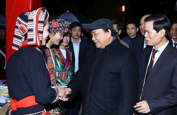 Le Premier ministre Nguyen Xuan Phuc visite l’espace culturel et touristique de Ha Giang hinh anh 1