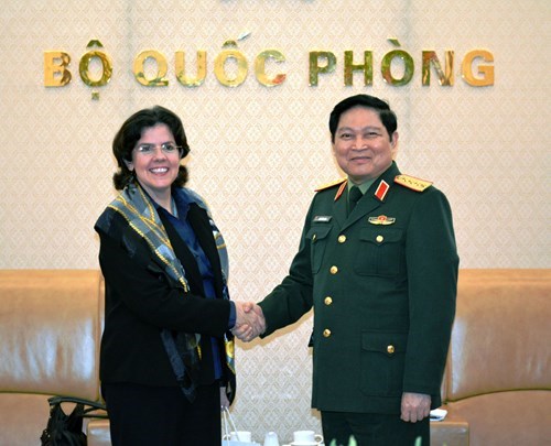 La cooperation dans la defense contribue a consolider les liens Vietnam-Cuba hinh anh 1