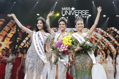 Une jeune fille de l’ethnie Ede sacree Miss Univers Vietnam 2017 hinh anh 1