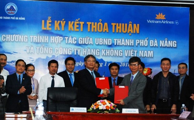 Da Nang et Vietnam Airlines collaborent dans la promotion du tourisme et du commerce hinh anh 1