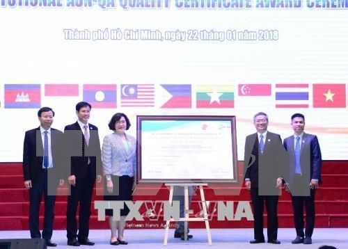 La 2e universite du Vietnam repond aux normes de l'AUN-QA hinh anh 1