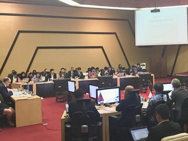 L’ASEAN et l’UE accelerent leur cooperation dans la securite traditionnelle et non traditionnelle hinh anh 1
