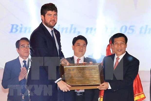 Reception du certificat de l’UNESCO pour l’art du « bai choi » hinh anh 1