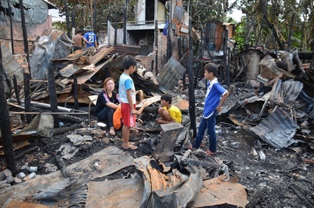 Soutien aux victimes de l’incendie du 10 juillet a Phnom Penh (Cambodge) hinh anh 1