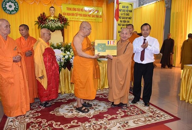Une delegation bouddhiste thailandaise en visite au Vietnam hinh anh 1