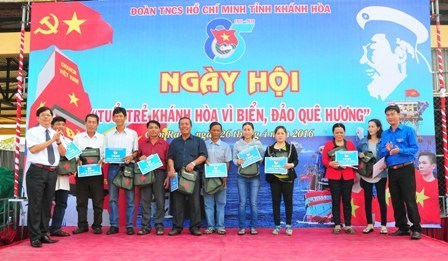 Khanh Hoa: ​Fete de la jeunesse pour la mer et les iles de la Patrie hinh anh 1